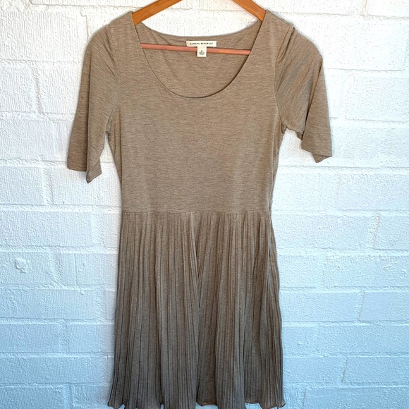 Banana Republic A-Line Side Zip Pleated Tan Dress sz 4 - Picture 1 of 7